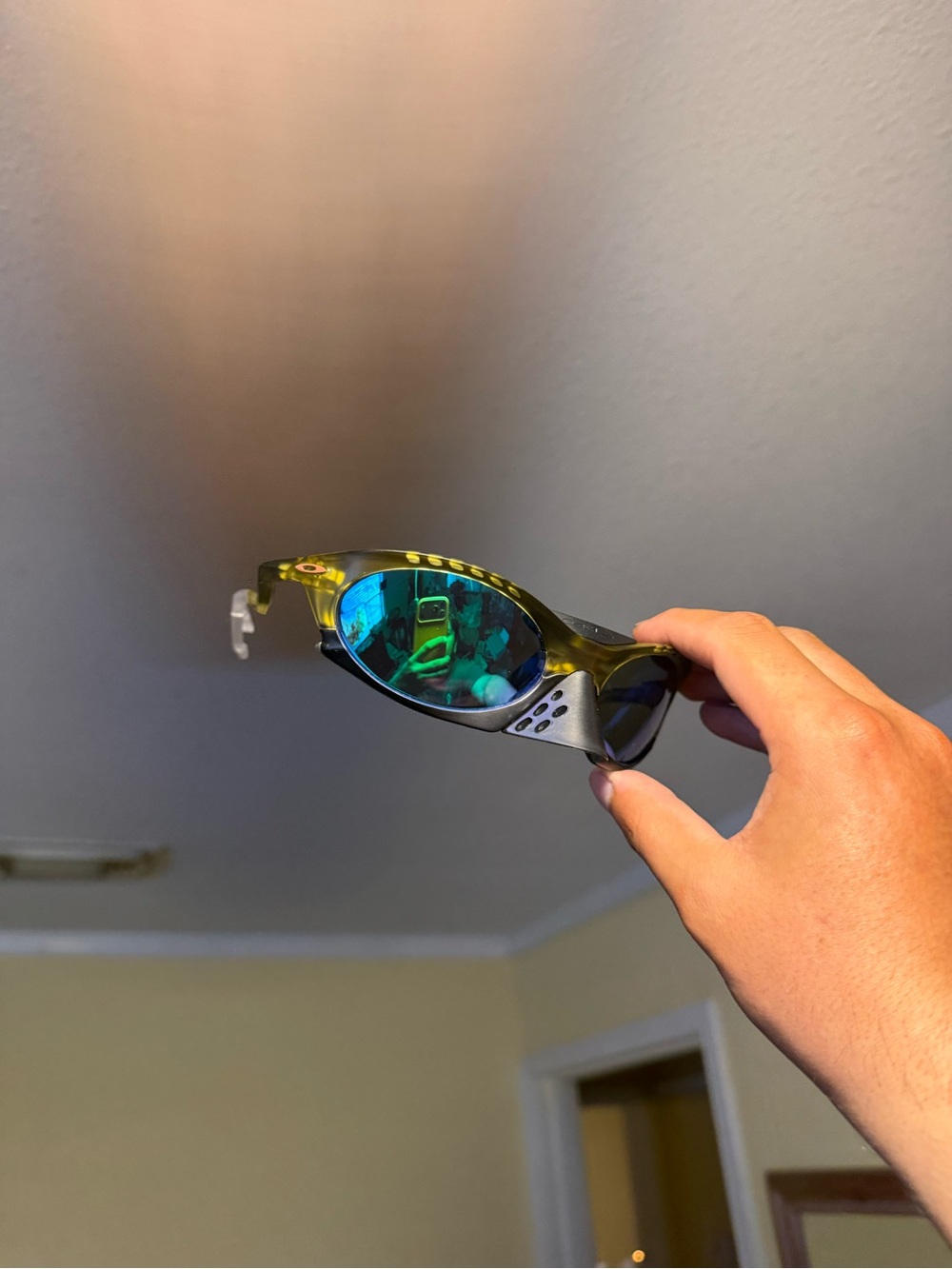 Oakley Green Frame Blue Mirrored Lens Sport Sunglasses Oakleys